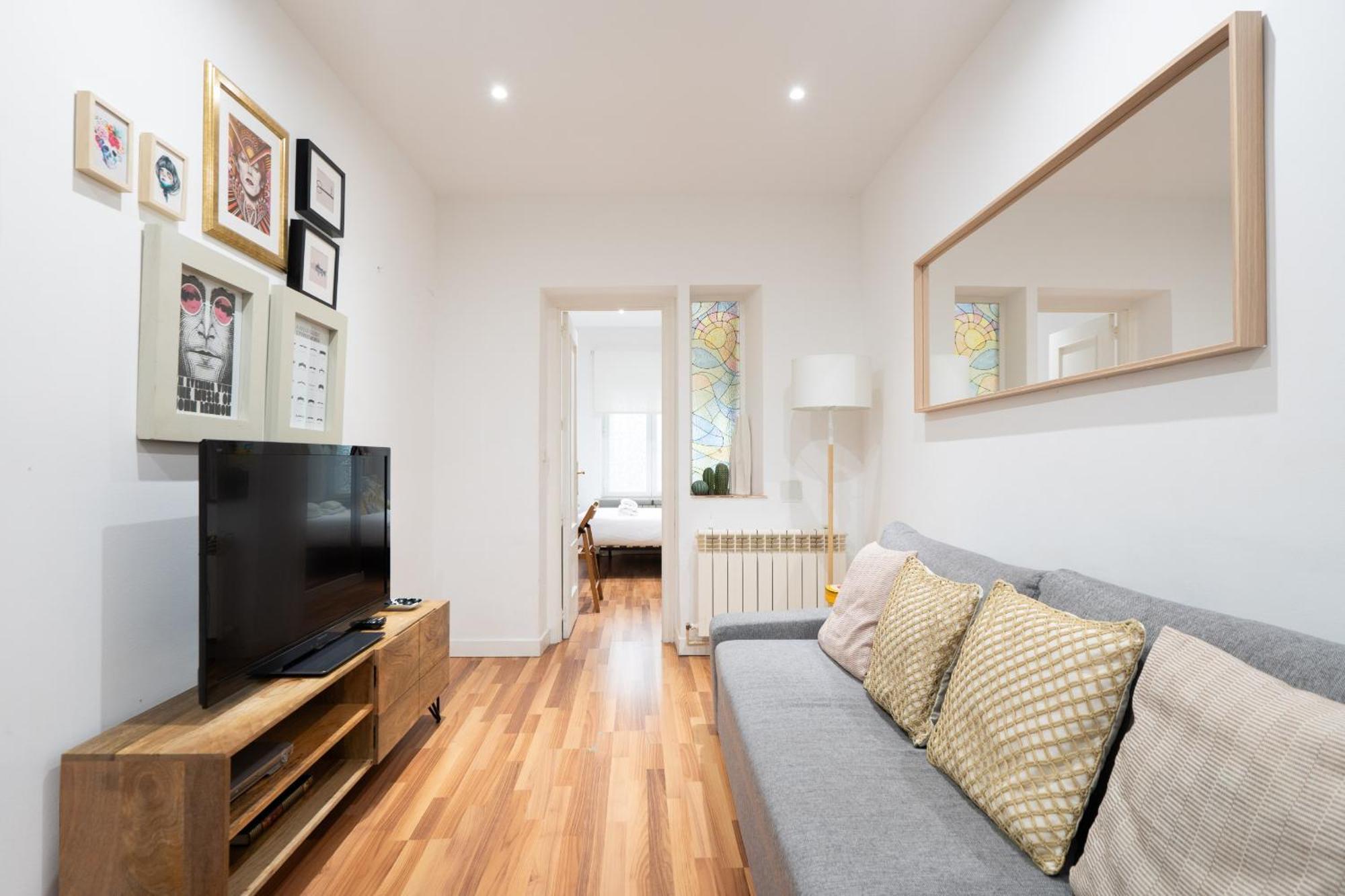 Apartamento En La Plaza De Lavapies Alquiler Temporal Madrid Ngoại thất bức ảnh