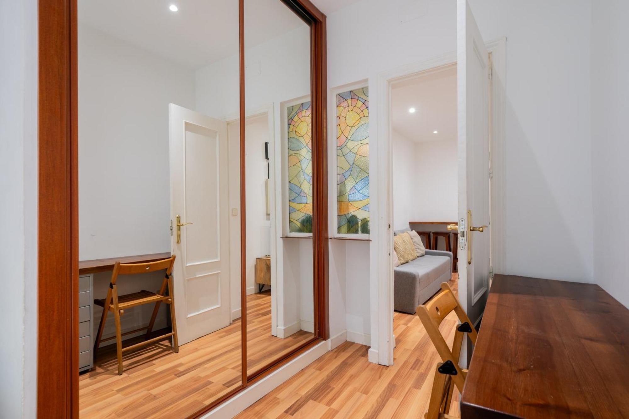 Apartamento En La Plaza De Lavapies Alquiler Temporal Madrid Ngoại thất bức ảnh