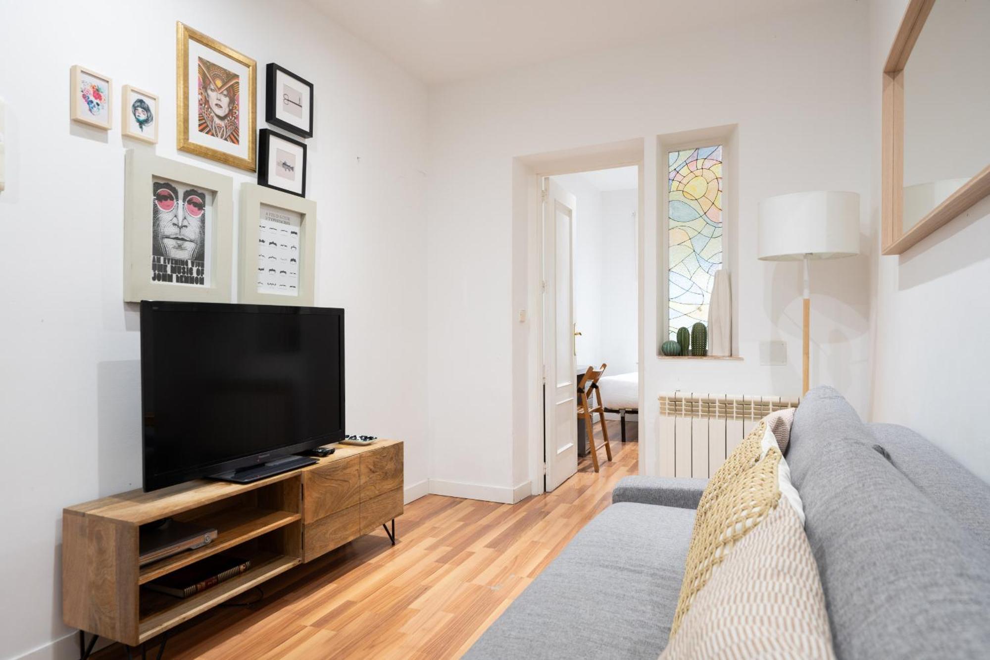 Apartamento En La Plaza De Lavapies Alquiler Temporal Madrid Ngoại thất bức ảnh