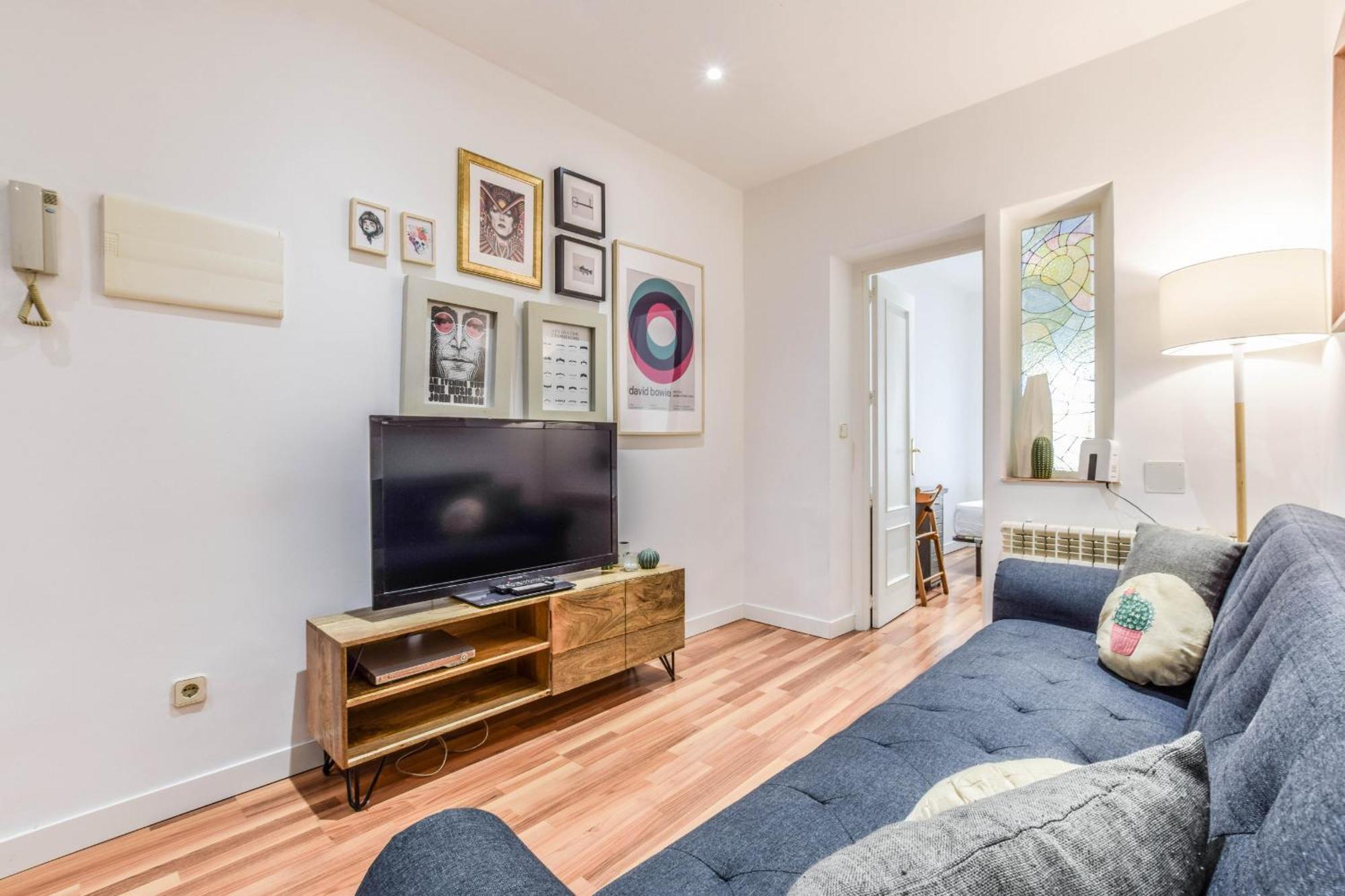 Apartamento En La Plaza De Lavapies Alquiler Temporal Madrid Ngoại thất bức ảnh